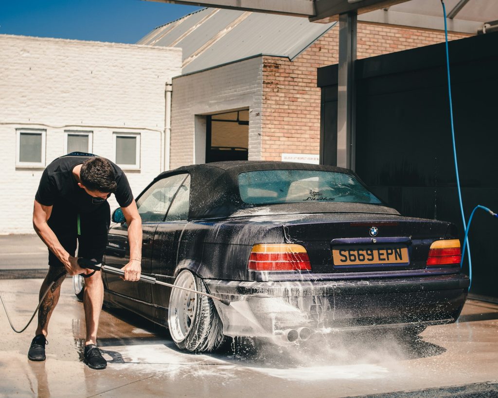 How to Choose the Best Pressure Washer for Car Cleaning?