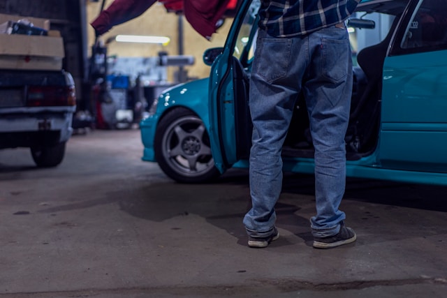 How to Use an OBD2 Bluetooth Scanner?